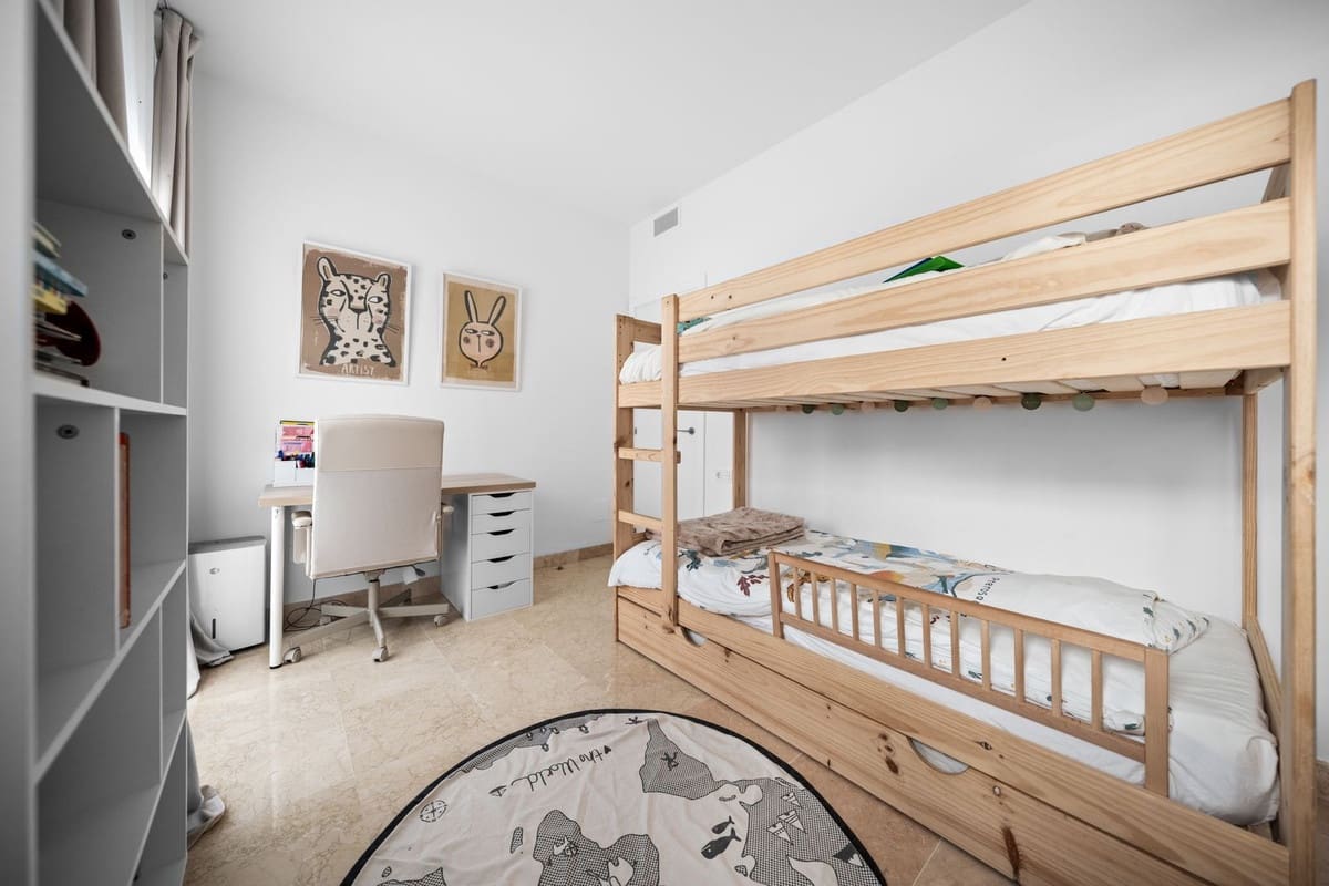 3 soveværelse Lejlighed til salg i Benahavis med swimmingpool - € 599.500 (Ref: 9509000)