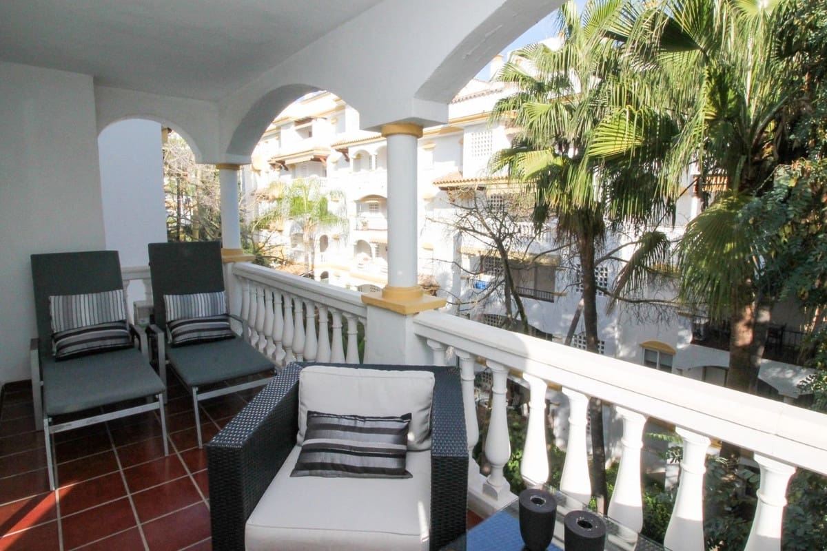 2 Zimmer Apartment zu verkaufen in Marbella mit Pool - 495.000 € (Ref: 9509001)