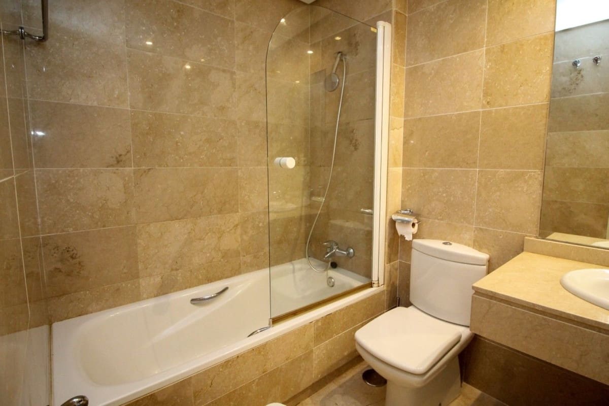 2 Zimmer Apartment zu verkaufen in Marbella mit Pool - 495.000 € (Ref: 9509001)