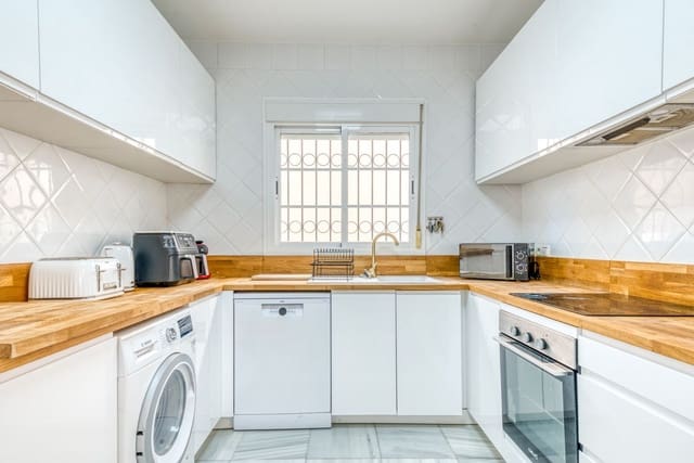 4 soverom Villa til salgs i Guadalmansa, Estepona med svømmebasseng - € 795 000 (Ref: 9509009)