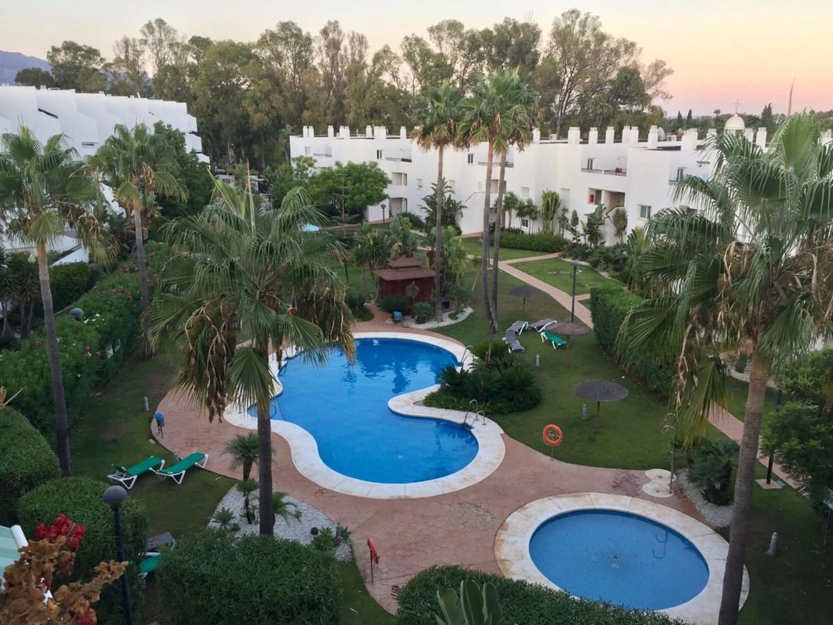 Apartamento de 2 habitaciones en San Pedro de Alcantara en venta con piscina - 399.000 € (Ref: 9509010)