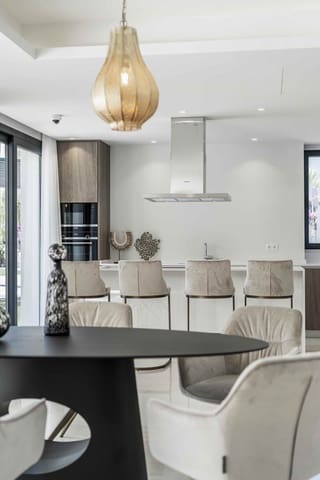 4 makuuhuone Huvila myytävänä paikassa Resinera-Voladilla, Estepona mukana uima-altaan - 2 200 000 € (Ref: 9509011)