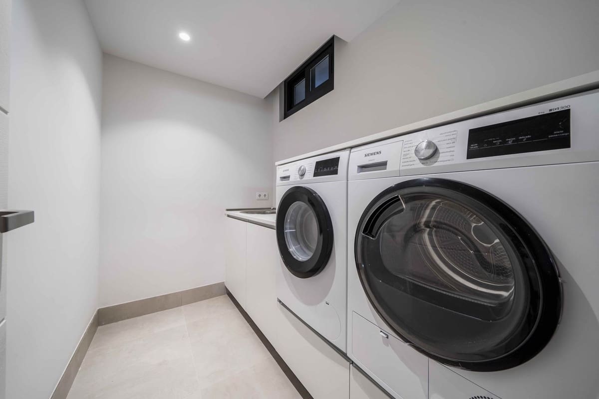 4 sypialnia Willa na sprzedaż w Guadalmansa z basenem - 2 200 000 € (Ref: 9509011)