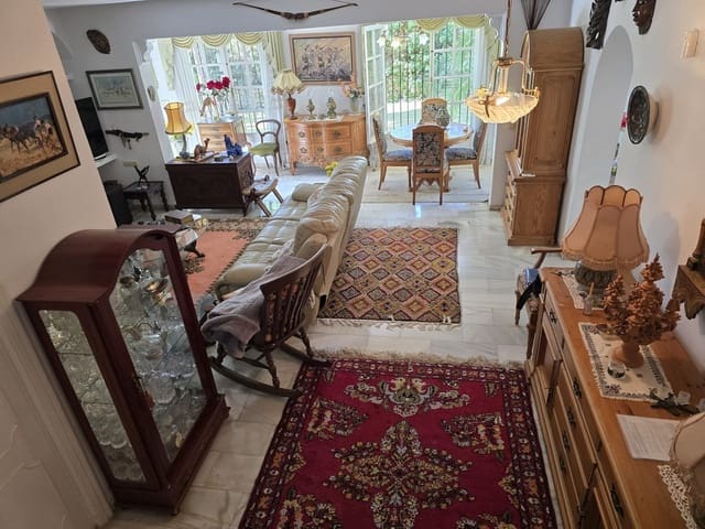 Chalet de 4 habitaciones en Calahonda, Mijas en venta con piscina - 890.000 € (Ref: 9509012)