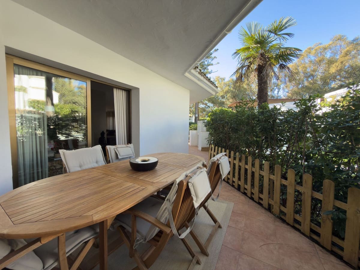 4 soverom Leilighet til salgs i Elviria med svømmebasseng - € 1 100 000 (Ref: 9509013)