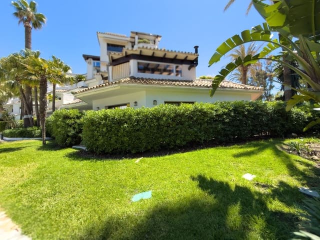 Apartamento de 4 habitaciones en Elviria, Marbella en venta con piscina - 1.100.000 € (Ref: 9509013)