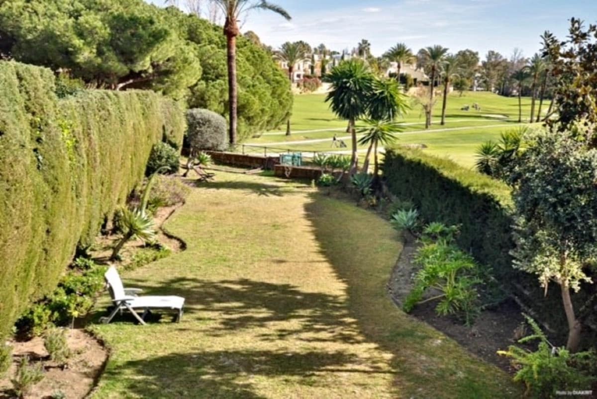 3 makuuhuone Omakotitalo myytävänä paikassa Guadalmina mukana uima-altaan - 895 000 € (Ref: 9509014)