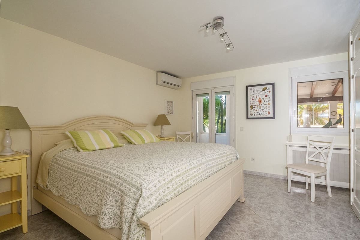 4 quarto Moradia para venda em Marbesa - 2 100 000 € (Ref: 9509016)