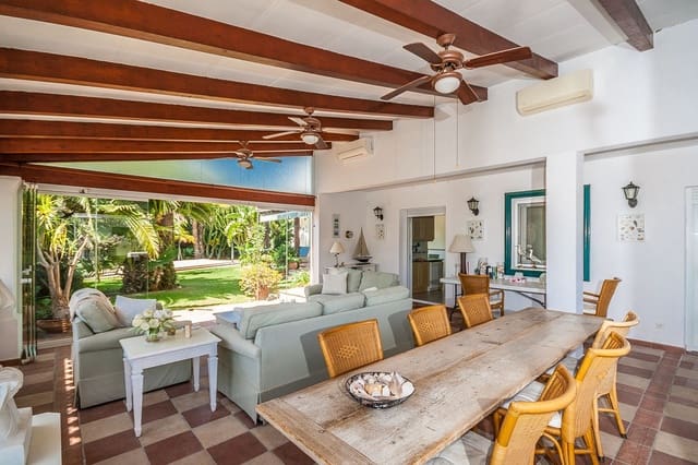 4 soveværelse Villa til salg i Marbesa, Marbella - € 2.100.000 (Ref: 9509016)