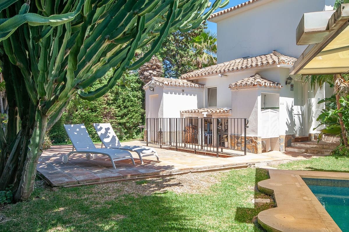 4 bedroom Villa for sale in Marbesa - € 2,090,000 (Ref: 9509016)