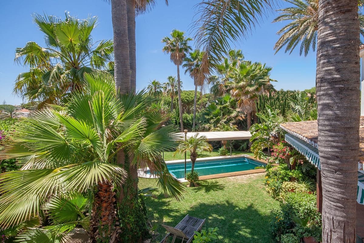 4 bedroom Villa for sale in Marbesa - € 2,090,000 (Ref: 9509016)