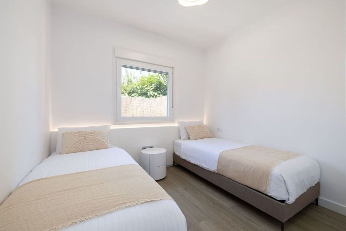 3 slaapkamer Villa te koop in El Faro met zwembad - € 720.000 (Ref: 9509017)