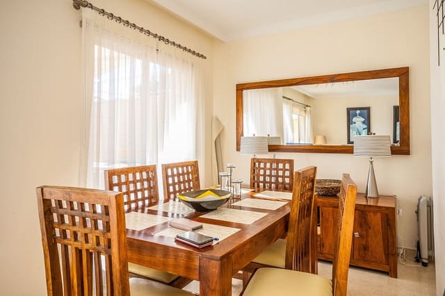 2 bedroom Penthouse for sale in Elviria, Marbella with pool - € 419,000 (Ref: 9509018)