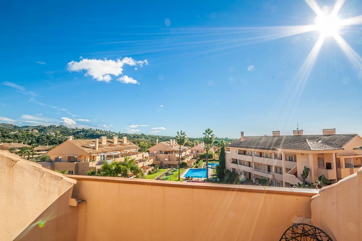 2 bedroom Penthouse for sale in Elviria with pool - € 419,000 (Ref: 9509018)