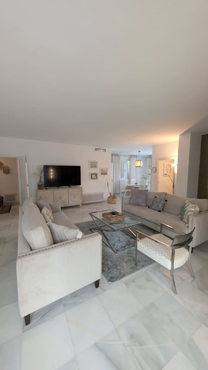 3 bedroom Penthouse for sale in Los Monteros with pool - € 825,000 (Ref: 9509019)