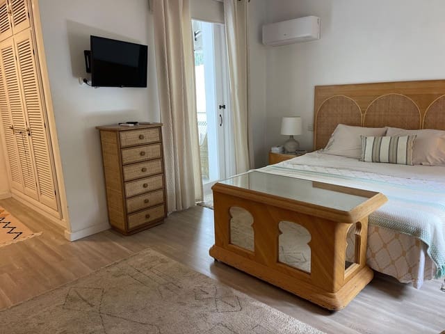 3 bedroom Penthouse for sale in Los Monteros, Marbella with pool - € 825,000 (Ref: 9509019)