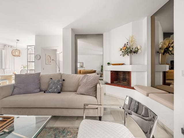 3 soverom Penthouse til salgs i Los Monteros, Marbella med svømmebasseng - € 790 000 (Ref: 9509019)