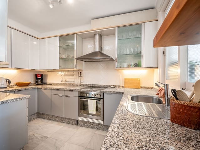 3 soverom Penthouse til salgs i Los Monteros, Marbella med svømmebasseng - € 790 000 (Ref: 9509019)