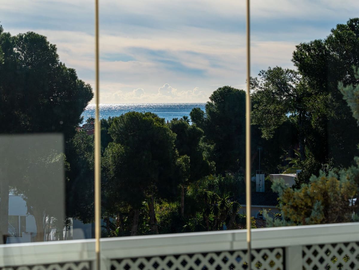 3 bedroom Penthouse for sale in Los Monteros with pool - € 790,000 (Ref: 9509019)