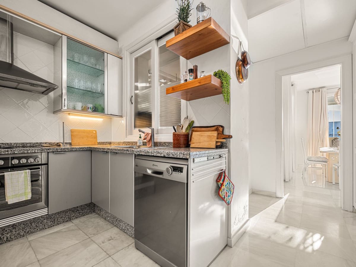 3 bedroom Penthouse for sale in Los Monteros with pool - € 790,000 (Ref: 9509019)