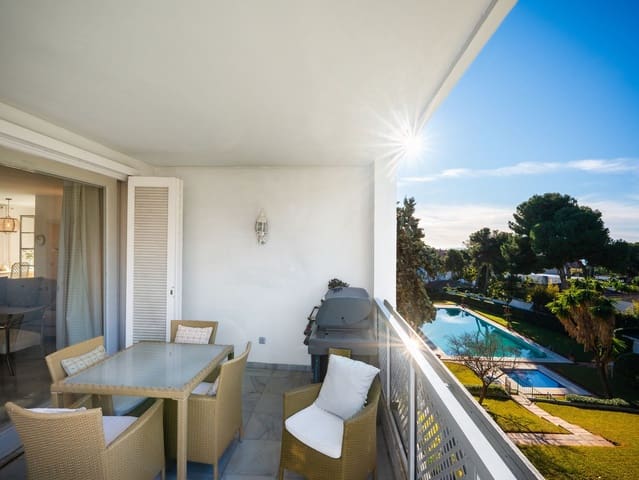 3 slaapkamer Penthouse te koop in Los Monteros, Marbella met zwembad - € 790.000 (Ref: 9509019)