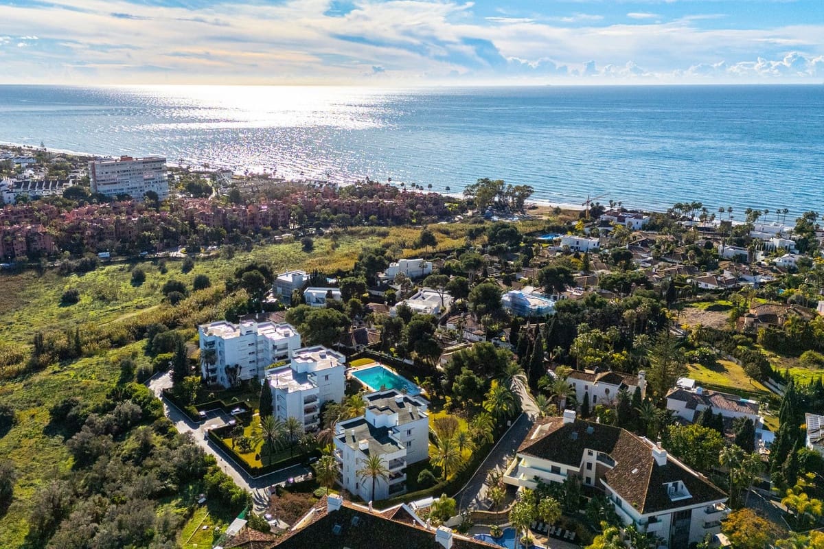 3 bedroom Penthouse for sale in Los Monteros with pool - € 790,000 (Ref: 9509019)