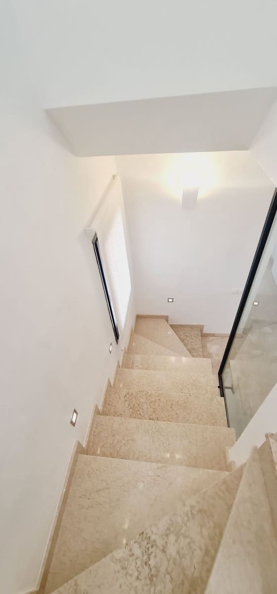 3 bedroom Apartment for sale in Calahonda with pool - € 495,000 (Ref: 9509023)