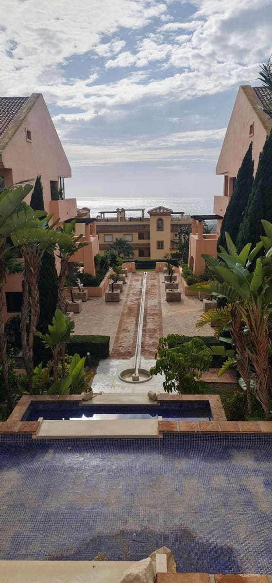 3 bedroom Apartment for sale in Calahonda with pool - € 495,000 (Ref: 9509023)