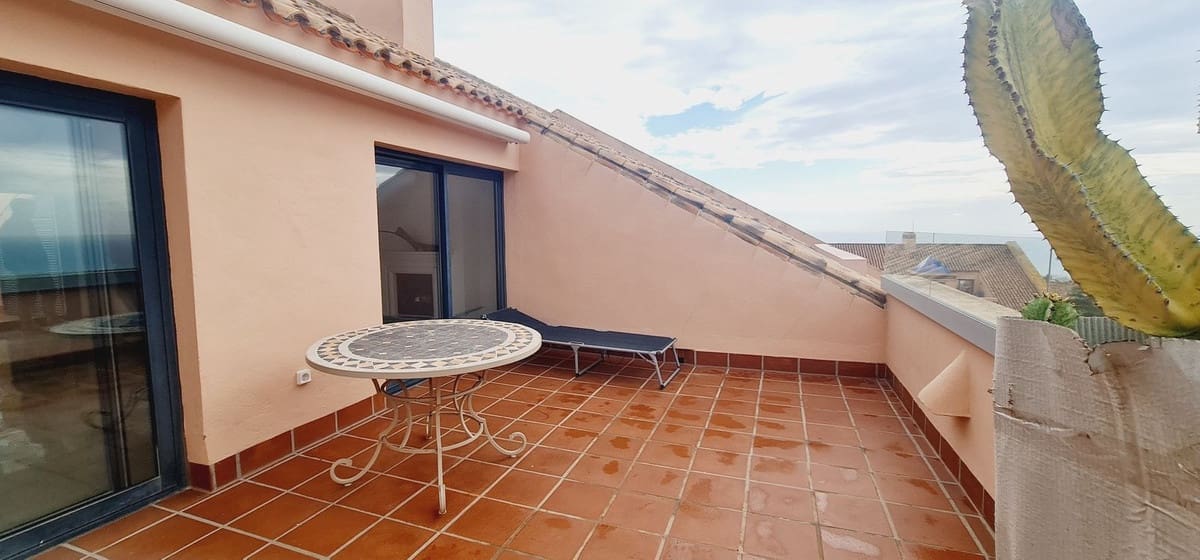 3 bedroom Apartment for sale in Calahonda with pool - € 495,000 (Ref: 9509023)
