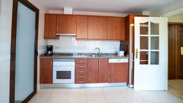 2 Zimmer Penthouse zu verkaufen in Puerto Banus, Marbella mit Pool - 850.000 € (Ref: 9527976)