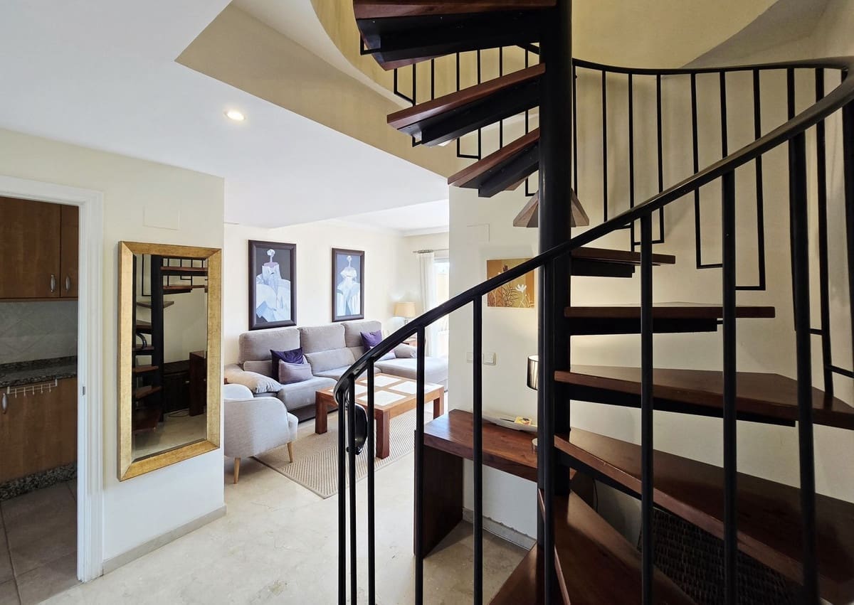 Ático de 2 habitaciones en Elviria en venta con piscina - 419.000 € (Ref: 9527978)