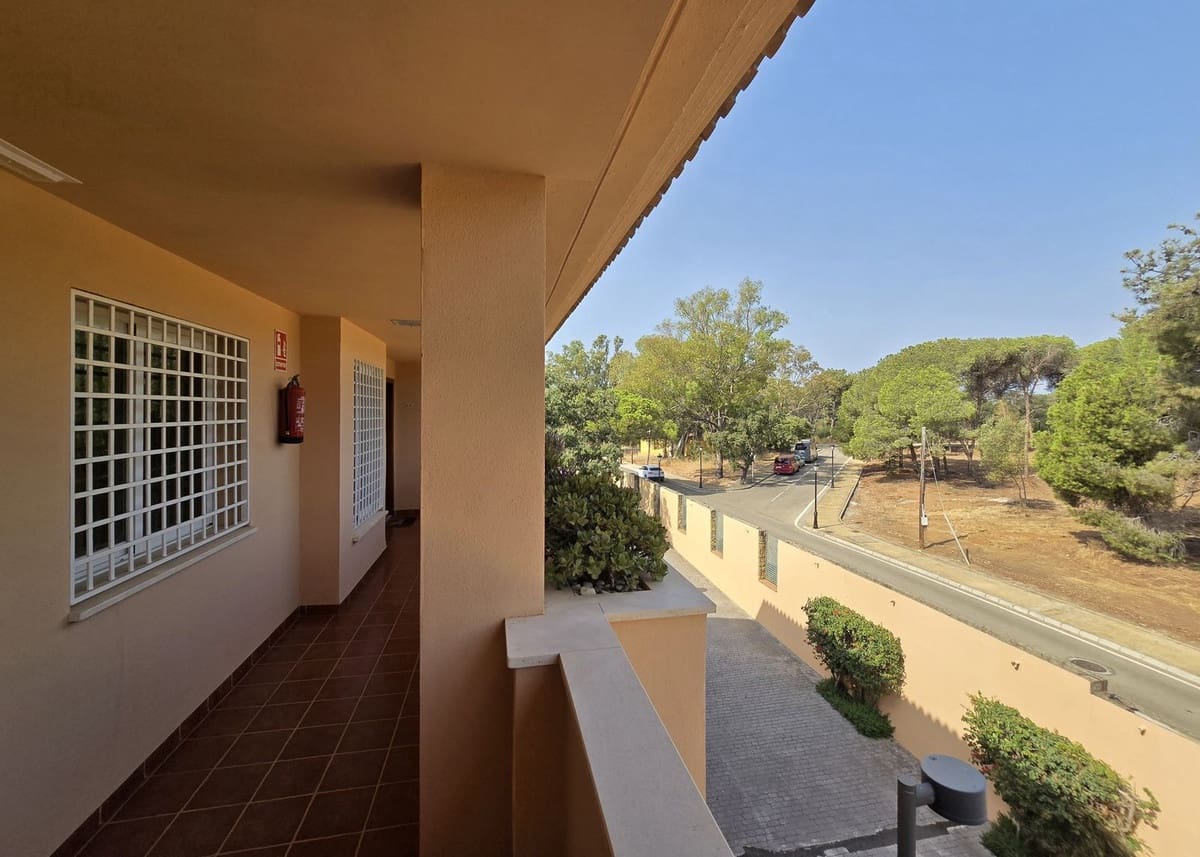 Ático de 2 habitaciones en Elviria en venta con piscina - 419.000 € (Ref: 9527978)