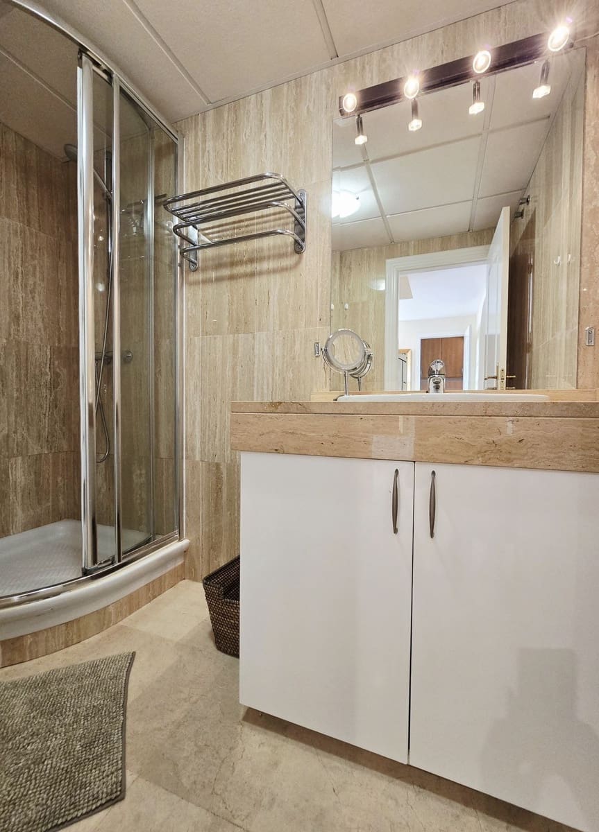 Ático de 2 habitaciones en Elviria en venta con piscina - 419.000 € (Ref: 9527978)