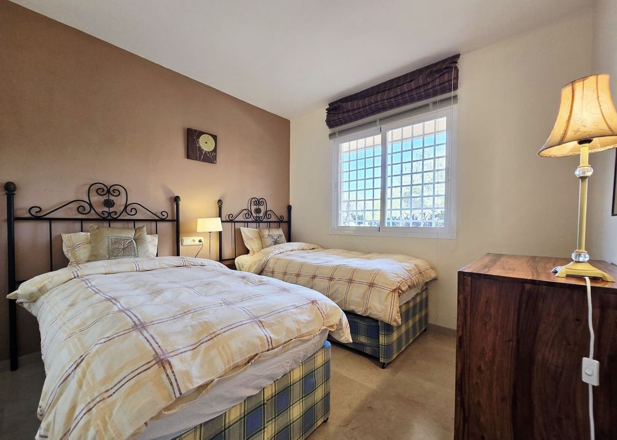 Ático de 2 habitaciones en Elviria en venta con piscina - 419.000 € (Ref: 9527978)