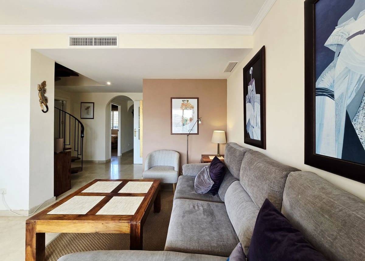 Ático de 2 habitaciones en Elviria en venta con piscina - 419.000 € (Ref: 9527978)