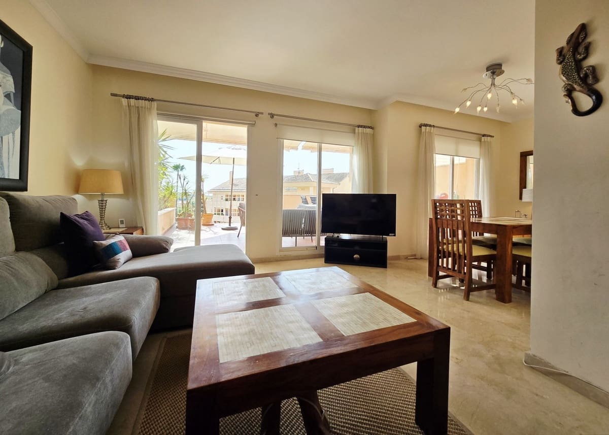 Ático de 2 habitaciones en Elviria en venta con piscina - 419.000 € (Ref: 9527978)