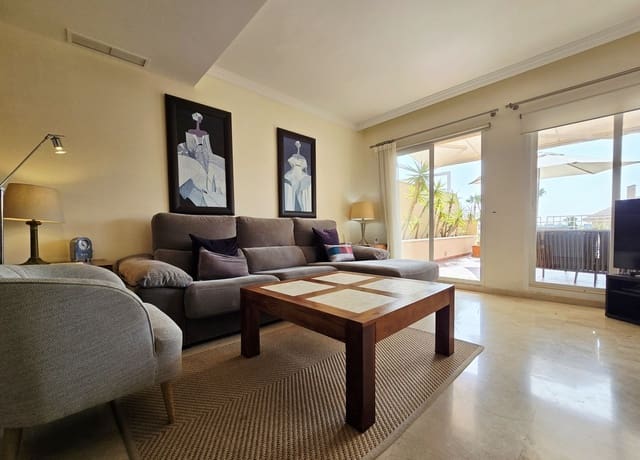 Ático de 2 habitaciones en Elviria, Marbella en venta con piscina - 419.000 € (Ref: 9527978)