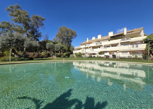 Ático de 2 habitaciones en Elviria, Marbella en venta con piscina - 419.000 € (Ref: 9527978)