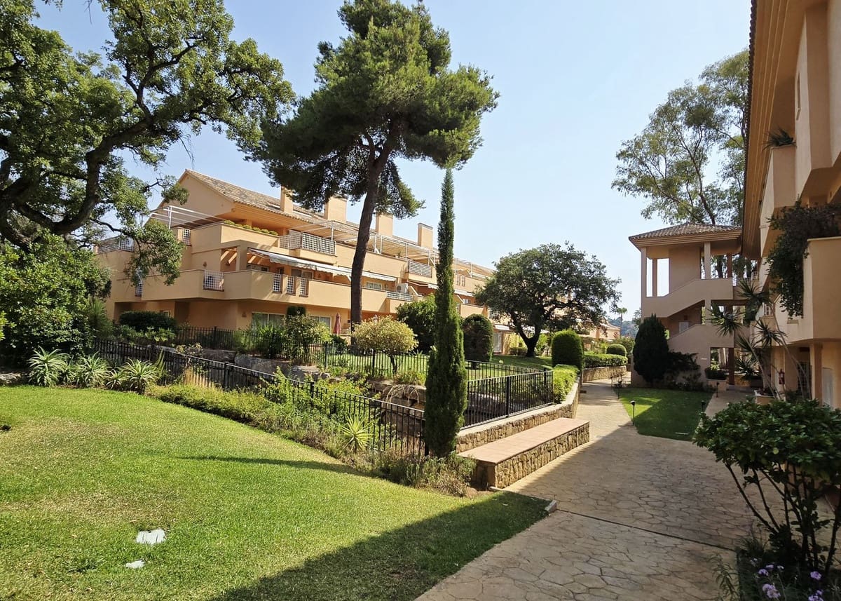 Ático de 2 habitaciones en Elviria en venta con piscina - 419.000 € (Ref: 9527978)