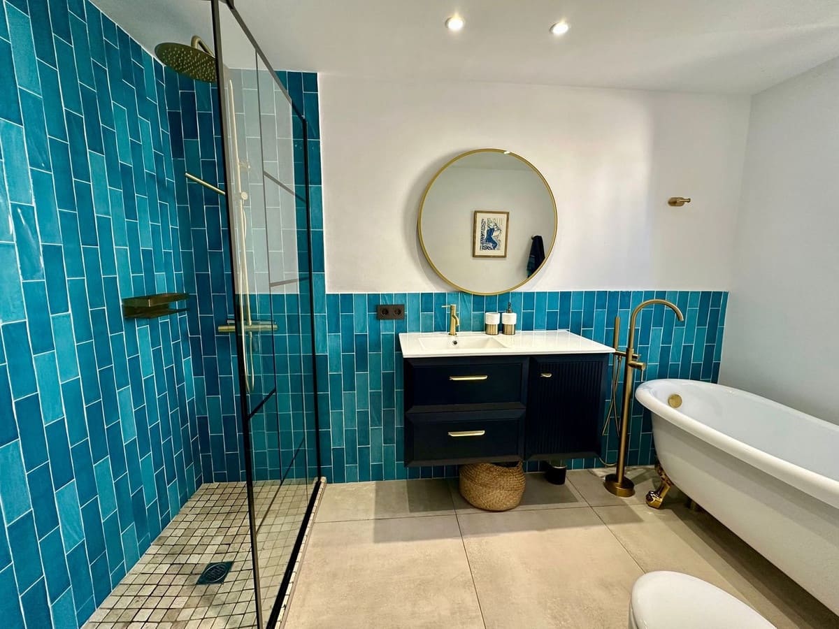 6 sovrum Villa till salu i New Golden Mile med pool - 1 560 000 € (Ref: 9527980)