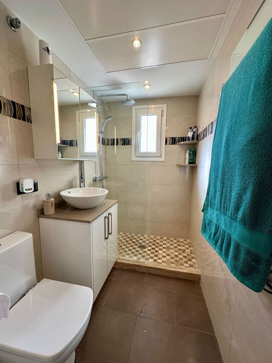 6 sovrum Villa till salu i New Golden Mile med pool - 1 560 000 € (Ref: 9527980)