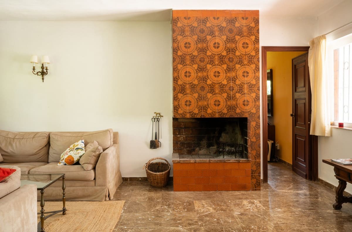 3 bedroom Villa for sale in San Pedro de Alcantara with pool - € 1,095,000 (Ref: 9527981)