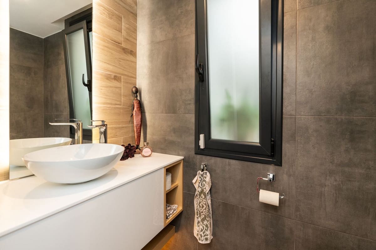 3 bedroom Villa for sale in Cerro del Aguila with pool - € 1,250,000 (Ref: 9527985)