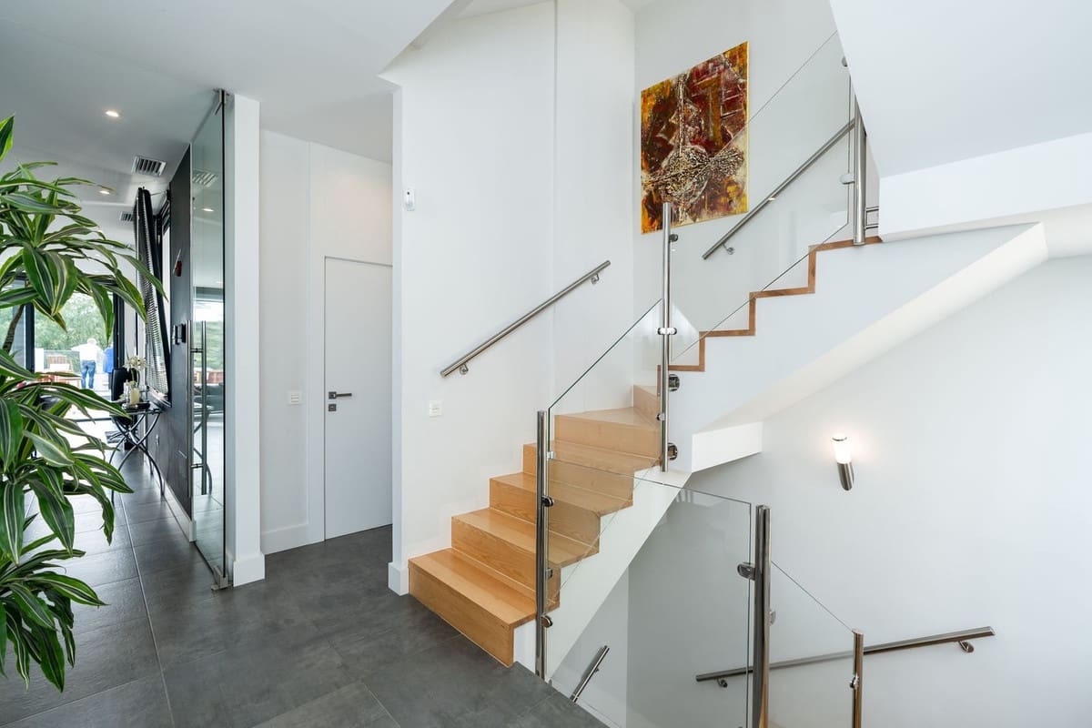 3 bedroom Villa for sale in Cerro del Aguila with pool - € 1,250,000 (Ref: 9527985)