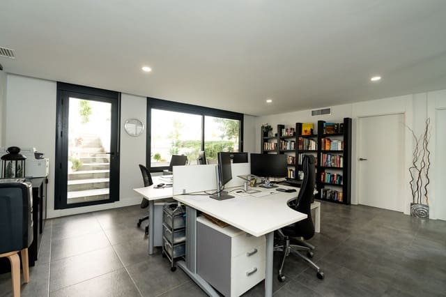 3 bedroom Villa for sale in Cerro del Aguila, Mijas with pool - € 1,250,000 (Ref: 9527985)