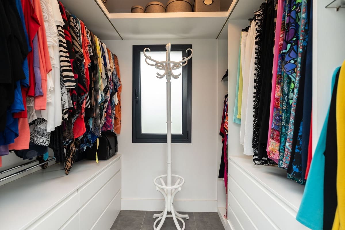 3 bedroom Villa for sale in Cerro del Aguila with pool - € 1,250,000 (Ref: 9527985)