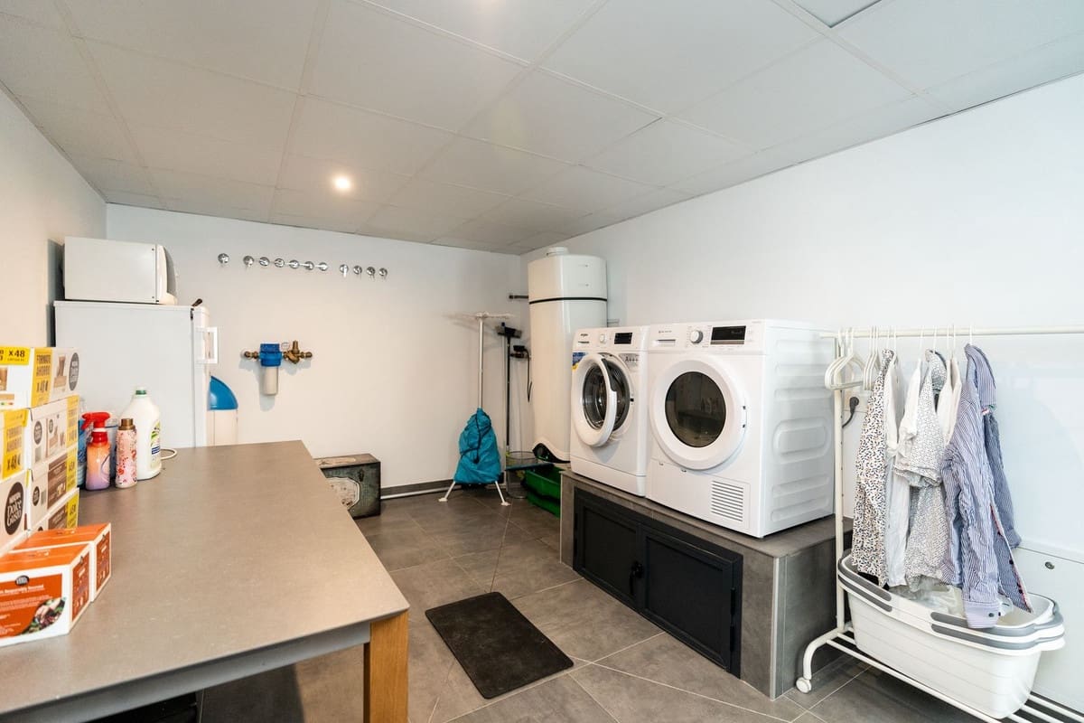 3 bedroom Villa for sale in Cerro del Aguila with pool - € 1,250,000 (Ref: 9527985)