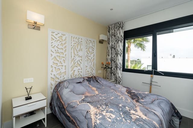 3 bedroom Villa for sale in Cerro del Aguila, Mijas with pool - € 1,250,000 (Ref: 9527985)