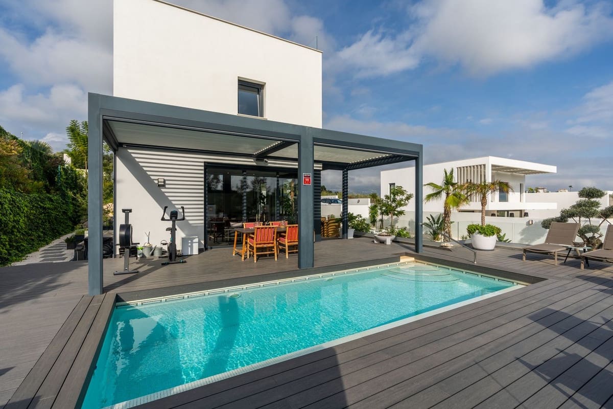 3 bedroom Villa for sale in Cerro del Aguila with pool - € 1,250,000 (Ref: 9527985)