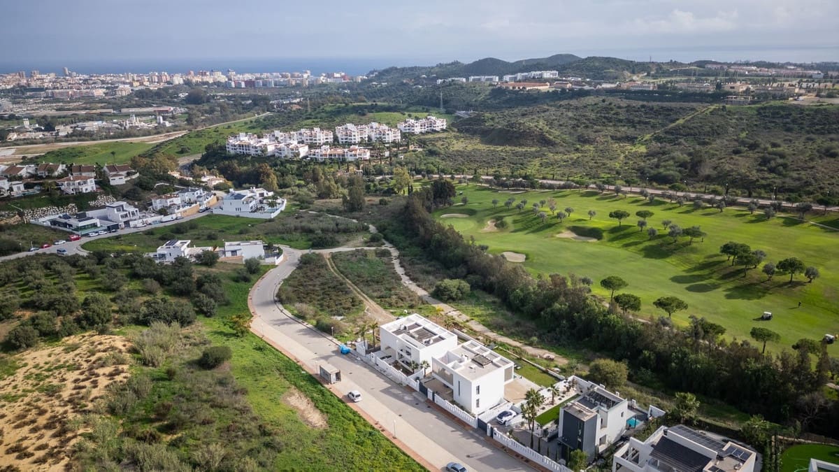 3 bedroom Villa for sale in Cerro del Aguila with pool - € 1,250,000 (Ref: 9527985)